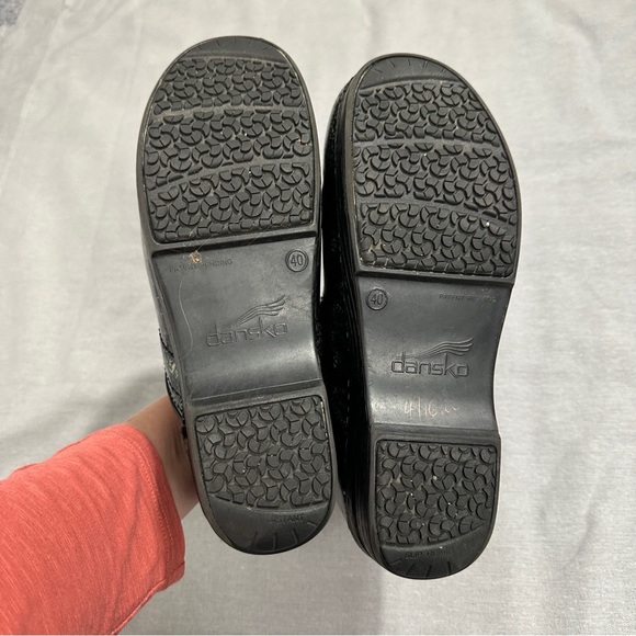 Dansko Professional Women's clogs/shoes, snakeskin pattern, size 40 - Picture 6 of 11